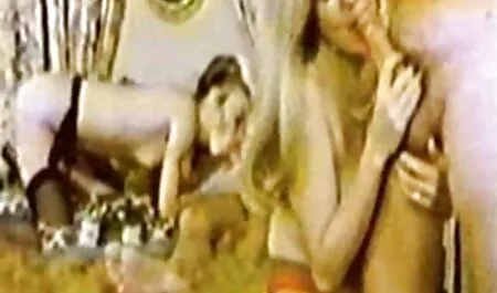 Der vollbusige Amateur Autumn masturbiert ihre Muschi mit free fickfilm Spielzeug