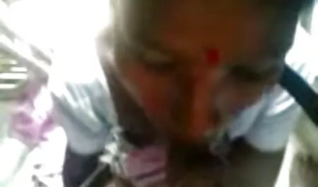 MOM Sexy reife Blondine möchte, dass extreme fickfilme du ihren langen Strumpf fühlst l