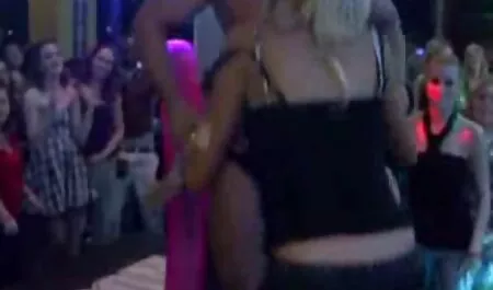 Schwangere fickfilme mit alten frauen Babe bekommt eine Analuntersuchung