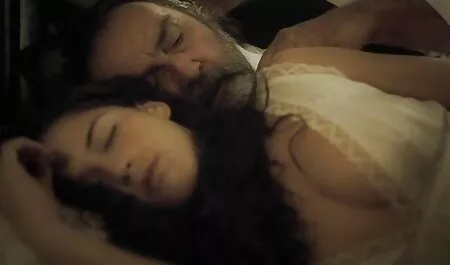 Schwarze Titten und rasierte schwarze Muschi spielten deutsche fickfilme mit handlung vor der Kamera