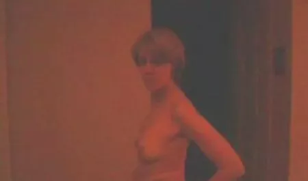 Perky Lesben im Kiny Fetish Rollenspiel japanische fickfilme