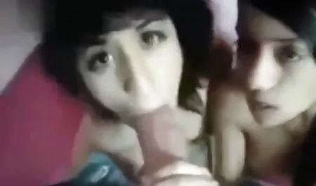 Die tätowierte Hottie Tricia Oaks verschlingt fickfilm hd den Schwanz