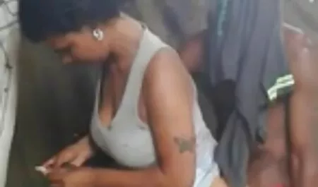 Junges Mädchen bekommt einen harten deutsche private fickfilme Schlag