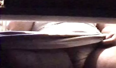 Titjob von vollbusiger Amateur-Schlampe in heißem fickfilme in hd Amateur-Porno